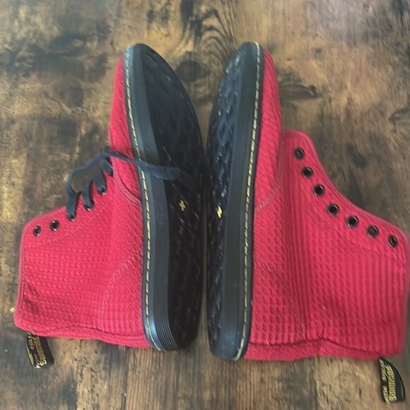 Rare Dr. Martens Womens Shoreditch Waffle Cotton Dark
Red Boot size 8 - Picture 4 of 8